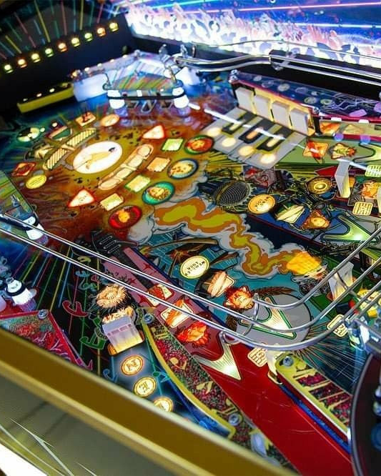 Queen Pinball Champions Edition