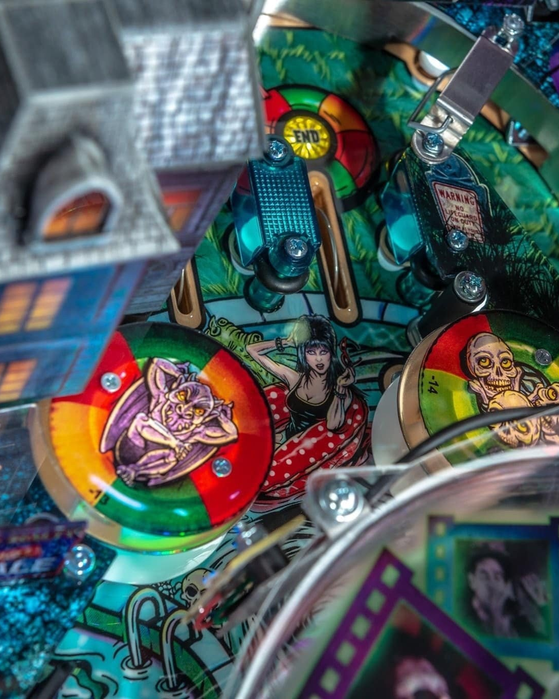 Elvira's House of Horrors Premium